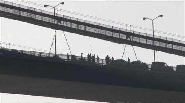 Boğaziçi Köprüsü'nde intihar trafiği - Resim: 3