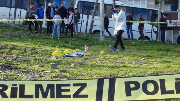 Bağcılar'da silahla başından vurulan kişi ağır yaralandı - Resim: 0