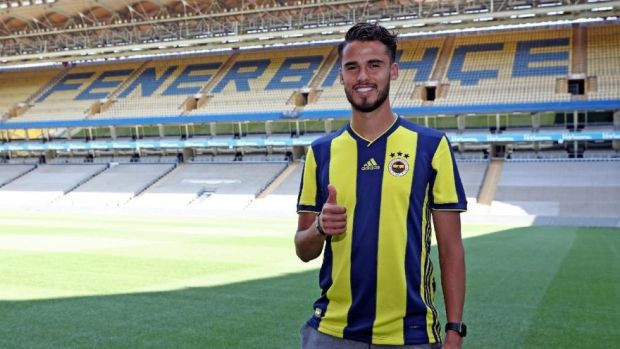 Fenerbahçe 3 futbolcuda hüsrana uğradı! 10 Milyon Euro çöpe gitti - Resim: 1