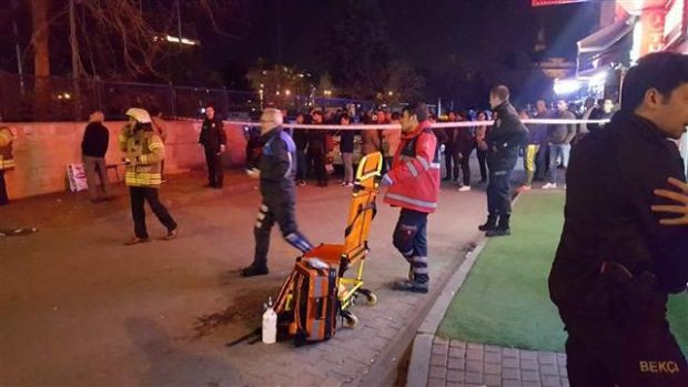 İstanbul'da çıkan otel yangını korkuttu - Resim: 1