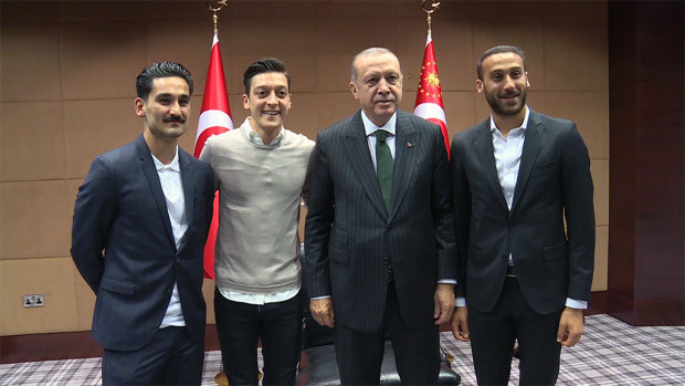 Cumhurbaşkanı Erdoğan, Mesut Özil'i ve Amine Gülşe'yi kabul etti - Resim: 1