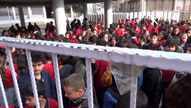 Denizli'deki 5.5'lik deprem öğrencileri derste yakaladı - Resim: 0