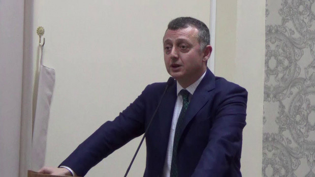 Tahir Büyükakın aslen nereli eşi ve çocukları kimdir-biyoğrafisi - Resim: 0