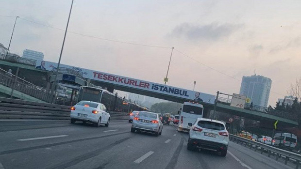 AK Parti İstanbul'u yeniden afişlerle donattı! - Resim: 0