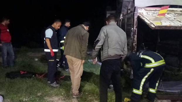 Van'ın Tuşba ilçesinde kaza: 5 ölü 37 yaralı - Resim: 0