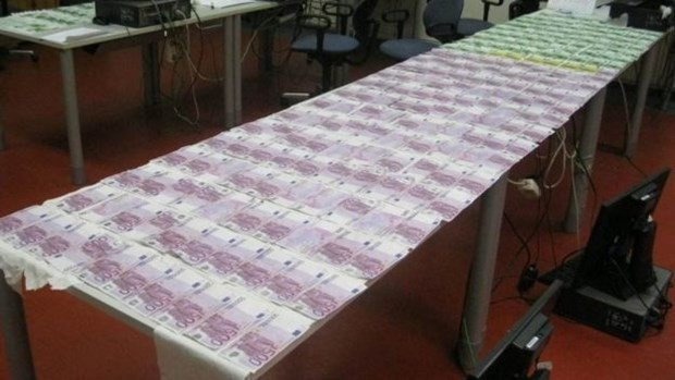 Nehir'de 100 bin Euro bulundu! - Resim: 4