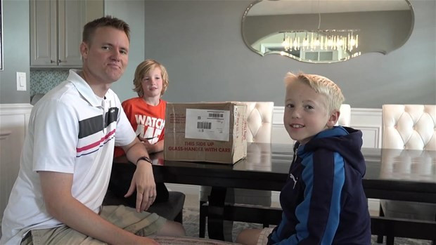 Arı kovanını bıçakla kesti içinden çıkana bakın! - Resim: 1