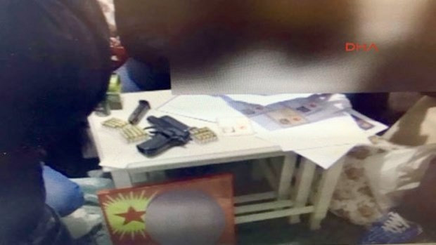 PKK operasyonunda ele geçirildi 33 spor ayakkabısı meğer.. - Resim: 4