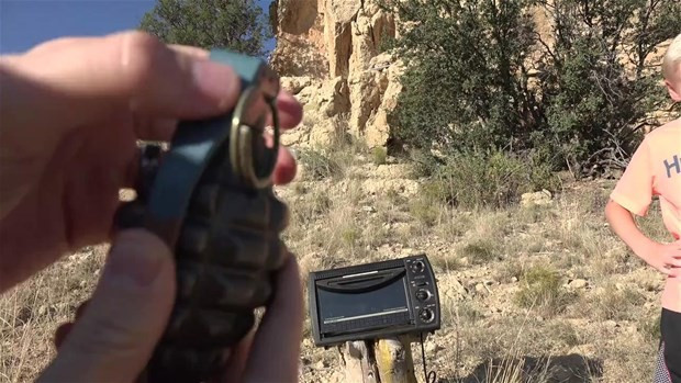 El bombasının içini görmek için bakın ne yaptı! - Resim: 4