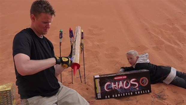 Şaşırtan detay! Havai fişeğin içinde ne var?  - Resim: 3