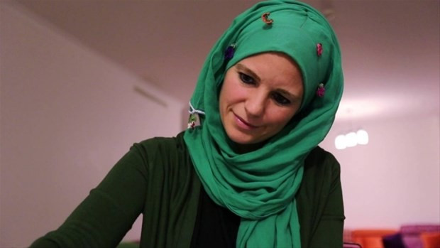 Maneviyata yönelen ünlüler - Resim: 1