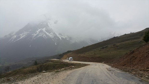 Düşen helikopter kara saplanmış halde bulundu - Resim: 2