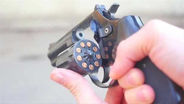 Çakmakların üzerine yapıştırıcı döküp ateş etti olanlar oldu! - Resim: 2