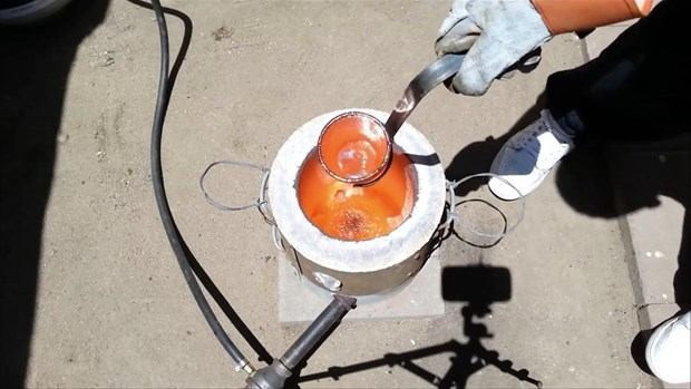 Karpuzun içine alüminyum döktü bakın sonra neler oldu - Resim: 2