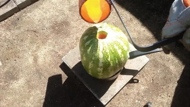 Karpuzun içine alüminyum döktü bakın sonra neler oldu - Resim: 3