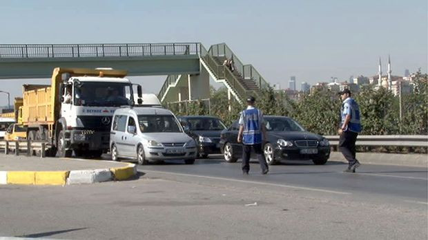 Başbakan Erdoğan ofisine böyle gitti - Resim: 2