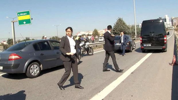 Başbakan Erdoğan ofisine böyle gitti - Resim: 3