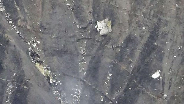 Fransa'da düşen uçaktan ilk görüntüler - Resim: 2