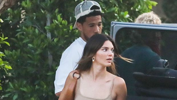 Kendall Jenner hamile mi annesi Kris Jenner'ın tweeti kafaları karıştırdı! - Resim: 2