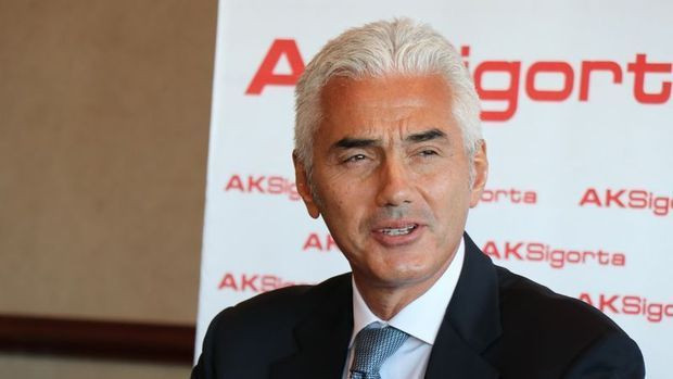 Akbank'ın patronu Suzan Sabancı 28 yıllık kocasından 10 dakikada boşandı - Resim: 4