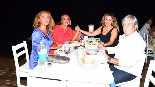 Safiye Soyman kaç yaşında kızı Ümran Erler kimdir evli mi? - Resim: 0