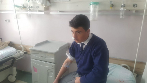 Ağrı'da feci kaza! Kamyon ile servis minibüsü çarpıştı - Resim: 0