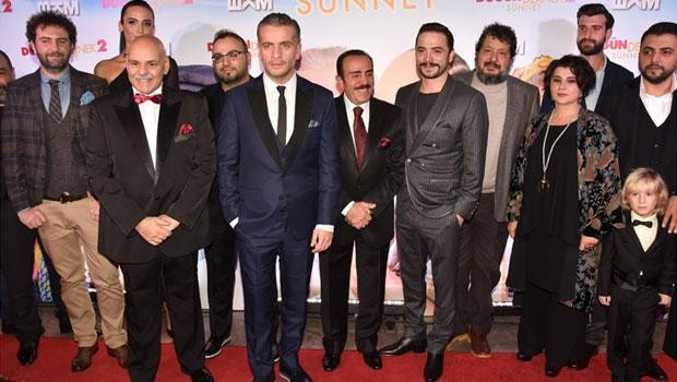 Düğün Dernek 2: Sünnet'in galasına ünlüler akın etti - Resim: 2