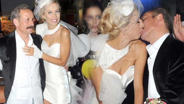 Bir ay önce boşanmışlar - Resim: 1