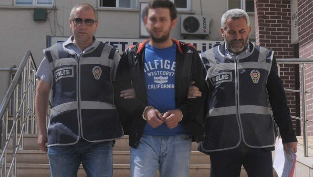 Öğrencinin üzerinden çıktı polisin ağzı açık kaldı! - Resim: 1