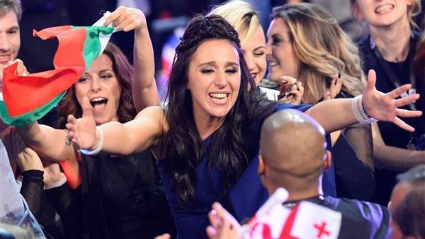 Eurovision birincisi Cemile oldu! Türkçe sürprizi - Resim: 2