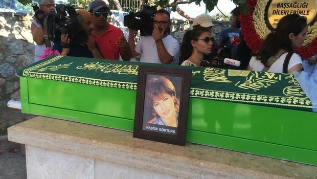 Naşide Göktürk son yolculuğuna uğurlandı - Resim: 1