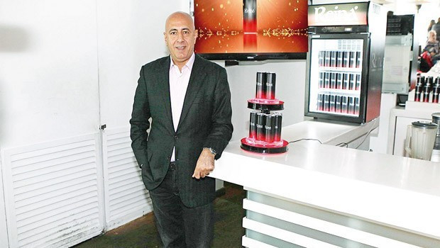 Reina kızının adı sahibi Mehmet Koçarslan eşi ile 6 ayda bir... - Resim: 1