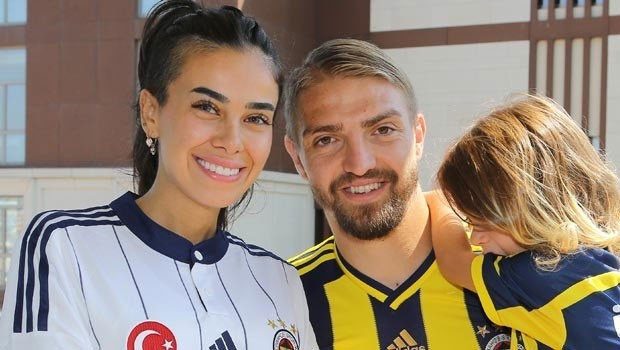 Asena'dan zehir zemberek "Para için küçük düşürüyor! - Resim: 2