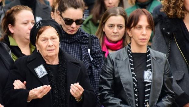 Sertab Erener'in acı kaybı! Kötü haberi konsere giderken aldı - Resim: 1