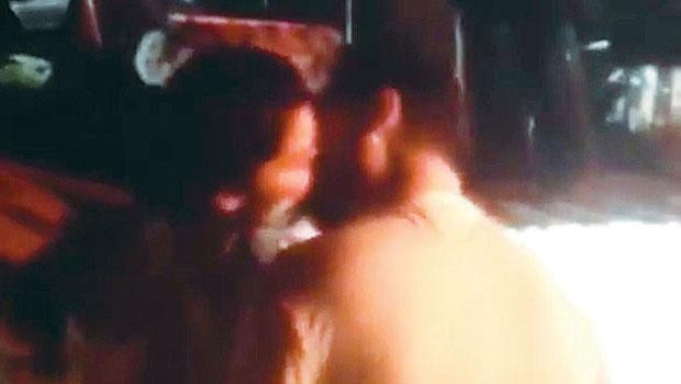 Deniz Akkaya'dan dudak dudağa dans - Resim: 1