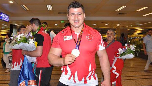 Dünya şampiyonu milli güreşçi Rıza Kayaalp'in mutlu günü... - Resim: 1