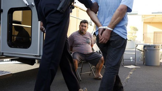 Fuhuş yapan erkekler sosyal medyada - Resim: 1