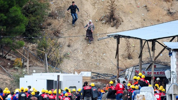 Madenci annesinden iç yakan görüntü: Resmen yamaçtan uçtu! - Resim: 1