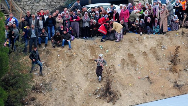 Madenci annesinden iç yakan görüntü: Resmen yamaçtan uçtu! - Resim: 3