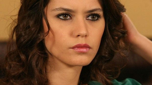 Beren Saat'ten 'mesajlı'  paylaşım - Resim: 2