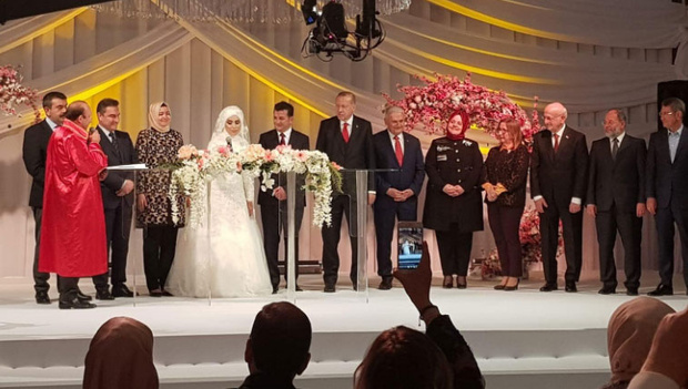 Cumhurbaşkanı Erdoğan nikah şahidi oldu - Resim: 0