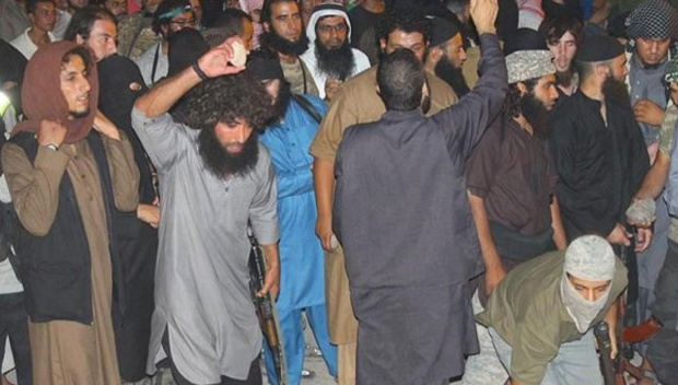 IŞİD militanları genç kadını taşlayarak öldürdü! - Resim: 3