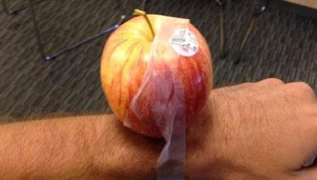 Apple Watch ile böyle dalga geçtiler - Resim: 1
