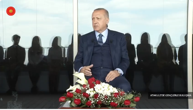 Cumhurbaşkanı Erdoğan'ın sürprizi gençlerle program oldu - Resim: 0