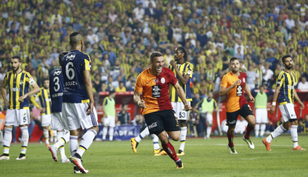 Eski Galatasaraylı Podolski'den ilginç derbi tahmini - Resim: 1