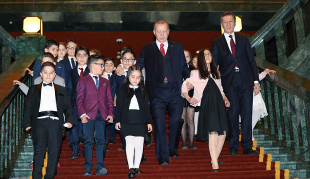 Erdoğan'ın koltuğu devrettiği çocuktan kabine revizyonu sorusuna yanıt - Resim: 0