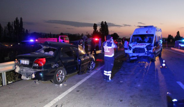 Kütahya'da feci kaza: Çok sayıda ölü ve yaralı var - Resim: 0