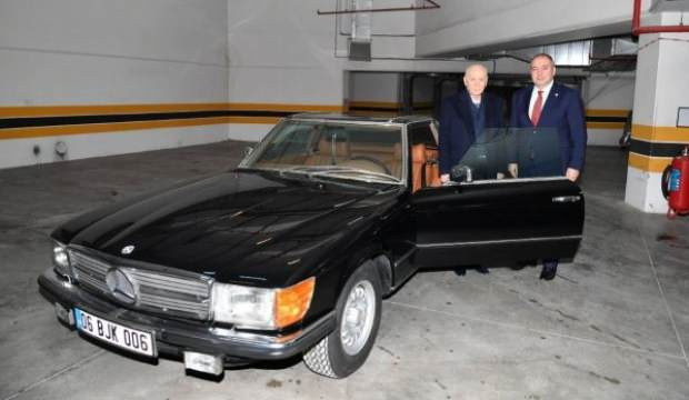 Devlet Bahçeli klasik otomobilini vekiline hediye etti - Resim: 0