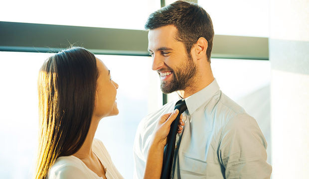 Bir erkek hoşlandığını nasıl belli eder? Bu belirtiler varsa... - Resim: 2