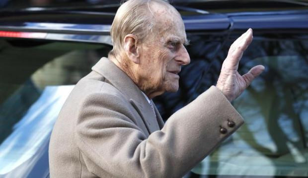 Prens Philip, ehliyetsiz araba kullanırken yakalandı - Resim: 3